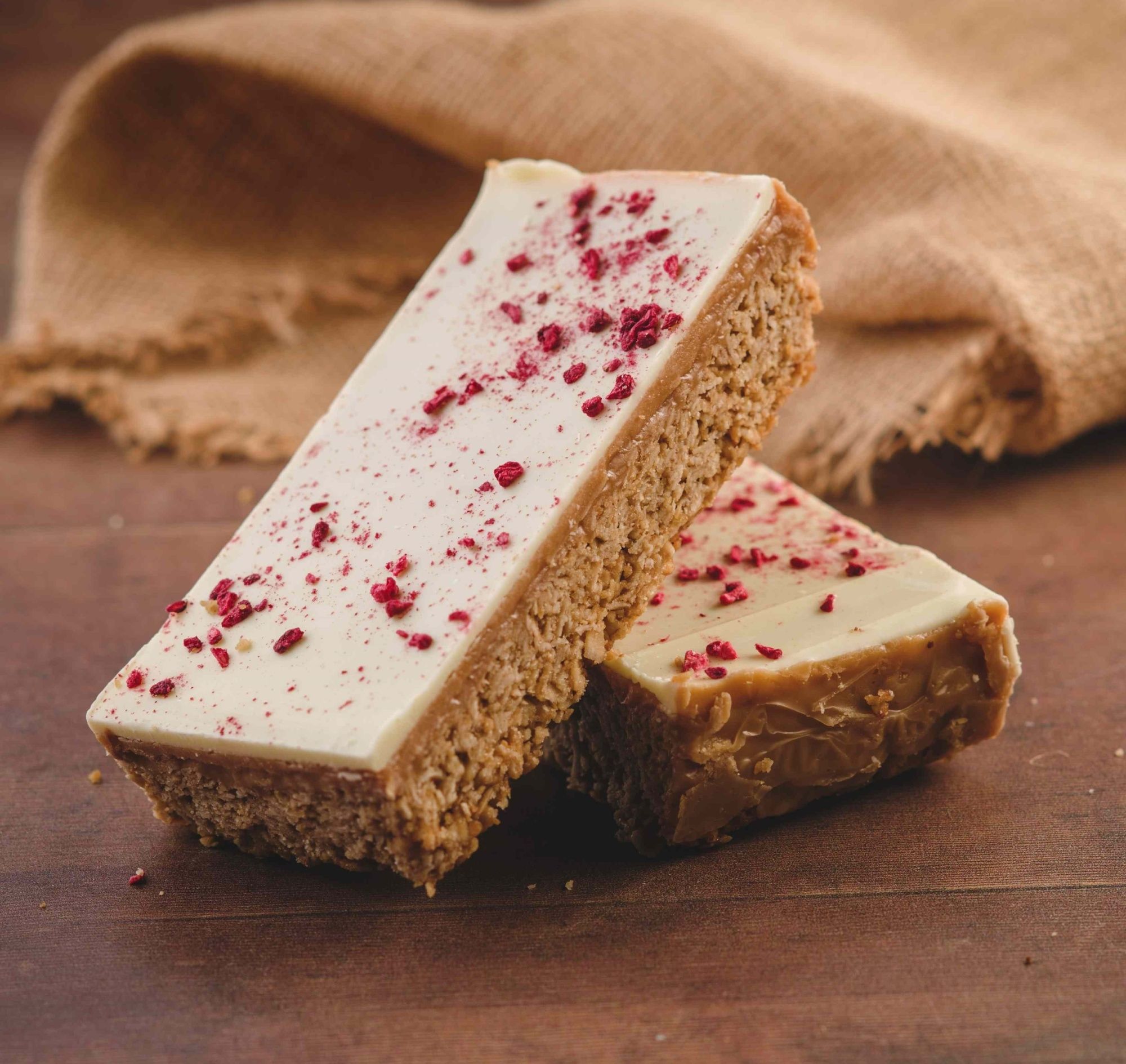 Raspberry Millionaires Flapjack - 1 Giant Flapjack | Freeze Dried Raspberries | White Chocolate | Artisan Flavours | Gluten-Free & Vegetarian