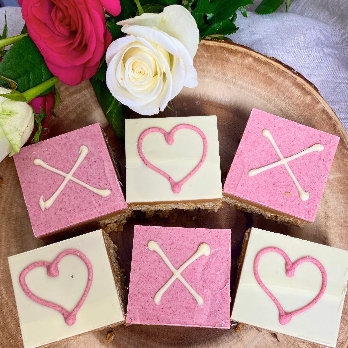 The Hearts & Kisses Box - 6 Half Pieces