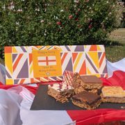 Bring it Home Flapjack Sharing Box additional 2