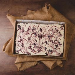 Apple &amp; Blackcurrant Flapjack Tray