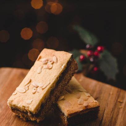 Festive Mincemeat Bakewell Flapjack - 1 Giant Flapjack